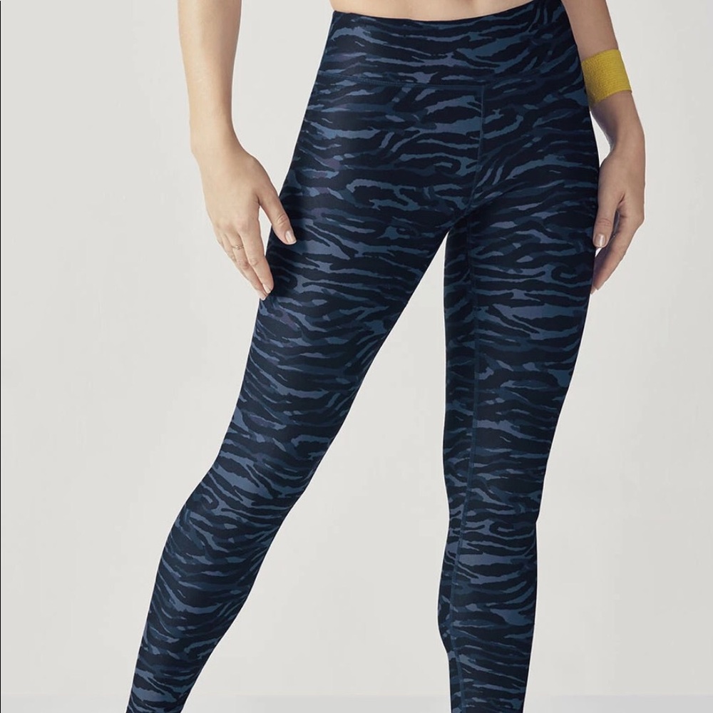 Fabletics Salar Blue/Black Tiger Print Legging- XL